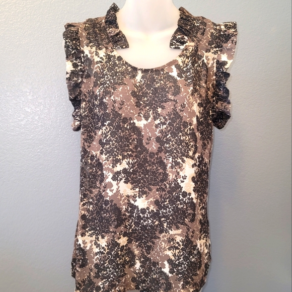 2/$20 Converse Natural Print Sleeveless Blouse - Picture 2 of 7